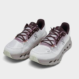 On Women's Cloudtilt Shoes size 9.5 NWOT